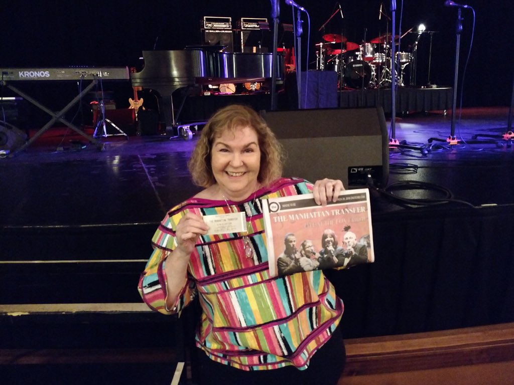 NGoodallDesigns's tweet photo. @mantran We were lucky enough to see your show in Hutchinson, KS last night. Loved your combo of old and new songs!  Thank you for one of the best concerts I have been to in ages!  I couldn't stop smiling! https://t.co/DPmub2xdmR