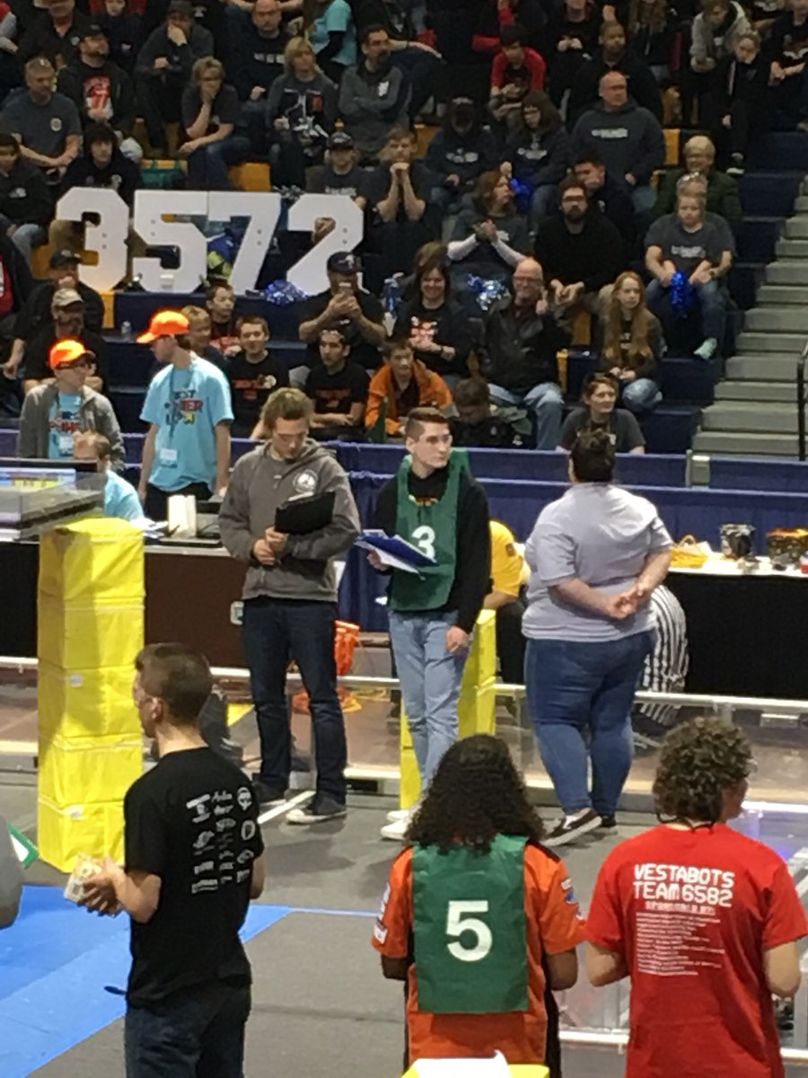 Team6077_'s tweet photo. 6077 is proud to be alliance captain #3. We can’t wait to power up with our alliance members @HollandChaos_74 and 6538, Link Bots! #omgrobots #firstinspires https://t.co/WIkexPicxv