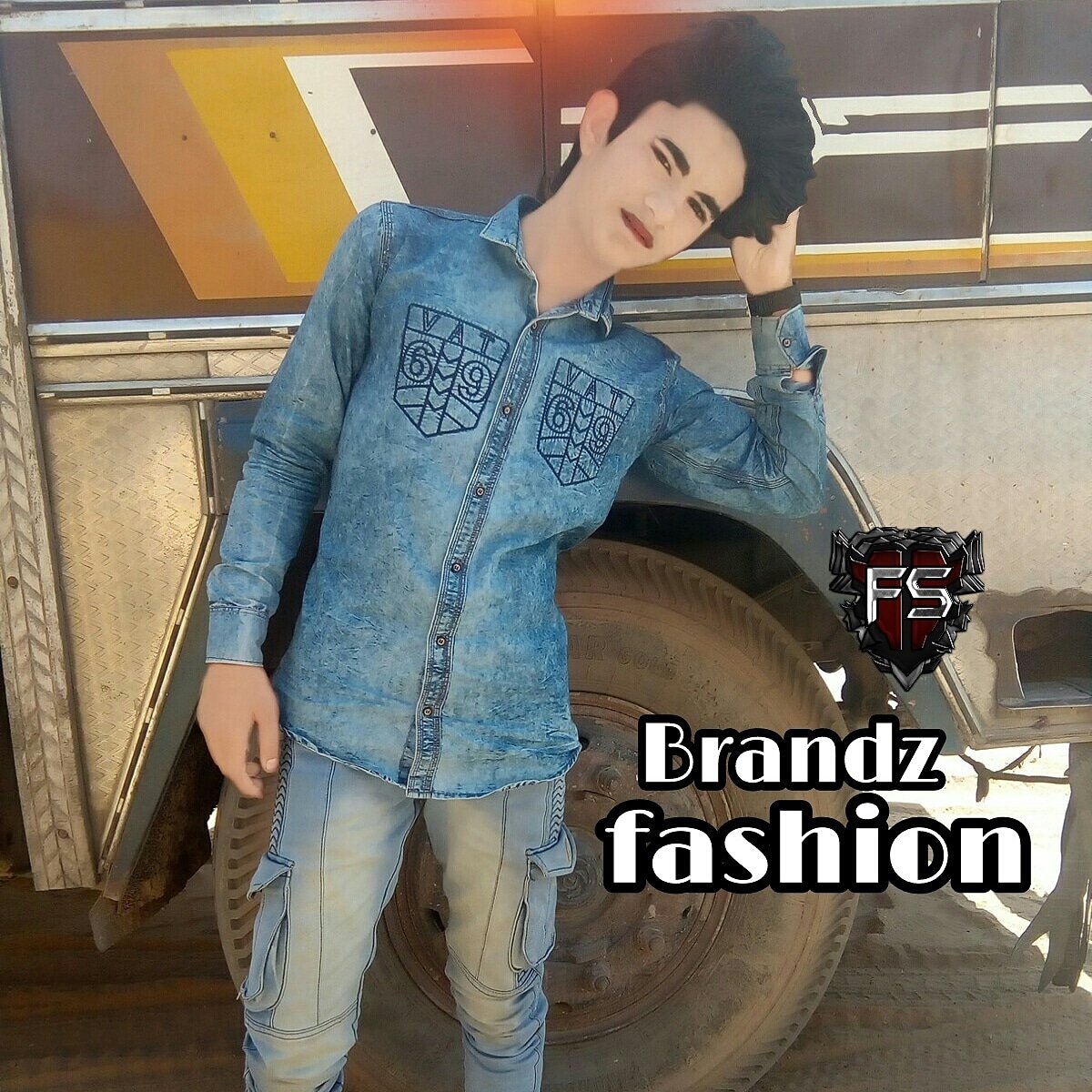 FAISALS62514120's tweet photo. fashion model
famous star https://t.co/sV6esbD6OI