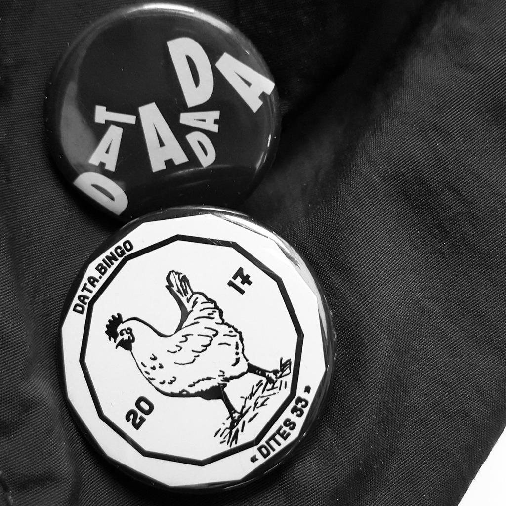 albertinmeunier's tweet image. Votre numéro est sensass!!
Tellement ravie de lire enfin de nouvelles choses à ce sujet &amp;gt; j&apos;vais vous offrir et envoyer ce livre 
albertinemeunier.net/my-google-sear… 

&amp;amp; un badge #DataDada 
@ArielKyrou l&apos;adore !
et aussi un badge #DataBingo #Dites33 

nécessaires anti #Bisounours #Gafa World