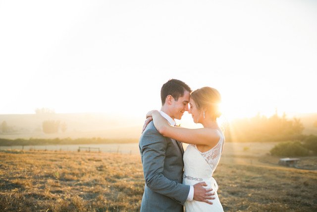 sabinescherer's tweet photo. Love is all around! #fridayfeels #goldenlight https://t.co/gO7f5Spn4d