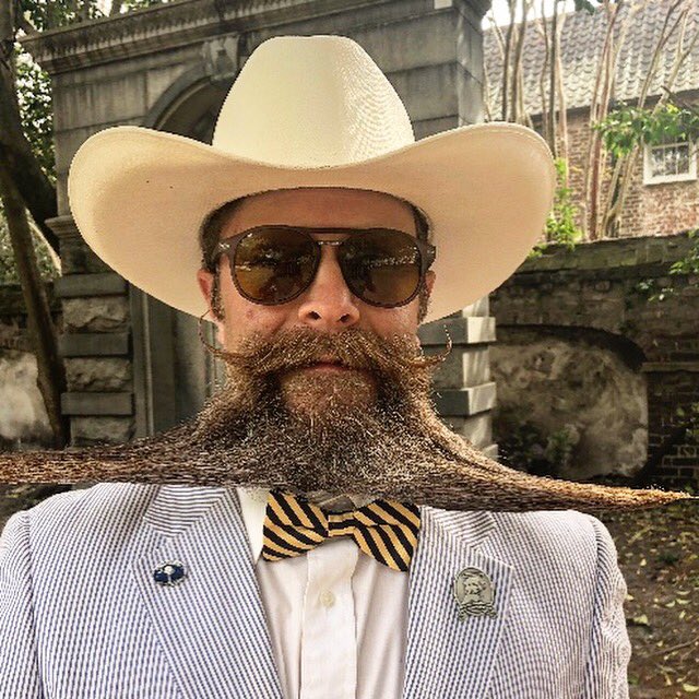TheBeerCanProf's tweet photo. Another great #charlestonsc tradition Hat Parade #scnews #CHSnews #hatladies #seersucker #beard #southerneaster #EasterSaturday #EasterWeekend #HappyEaster https://t.co/MMJonIMtE0