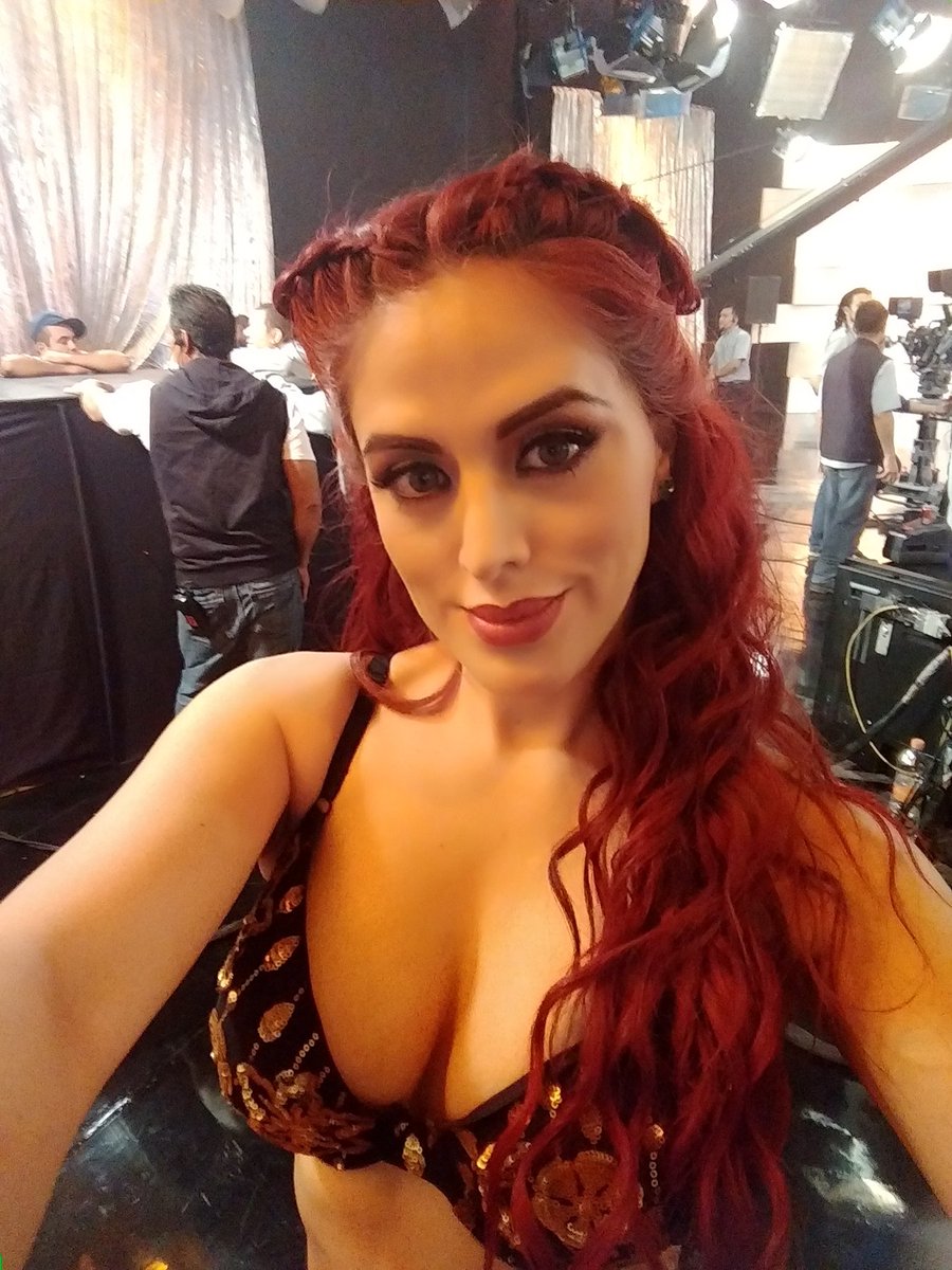 roxitoxic's tweet photo. Hoy @_CorazonGrupero por @Aztecauno 7pm #dancer #redhead #roxitoxic homenaje a #SelenaQuintanilla https://t.co/HyBHnG2IGz