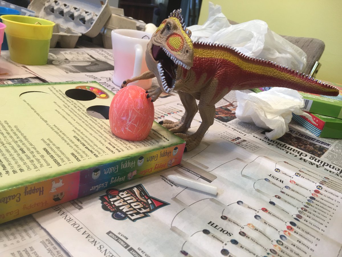 dinoadventure_s's tweet photo. I got to die some Easter eggs! #wow #muchfestive #nomnom https://t.co/B27GKWnzDX