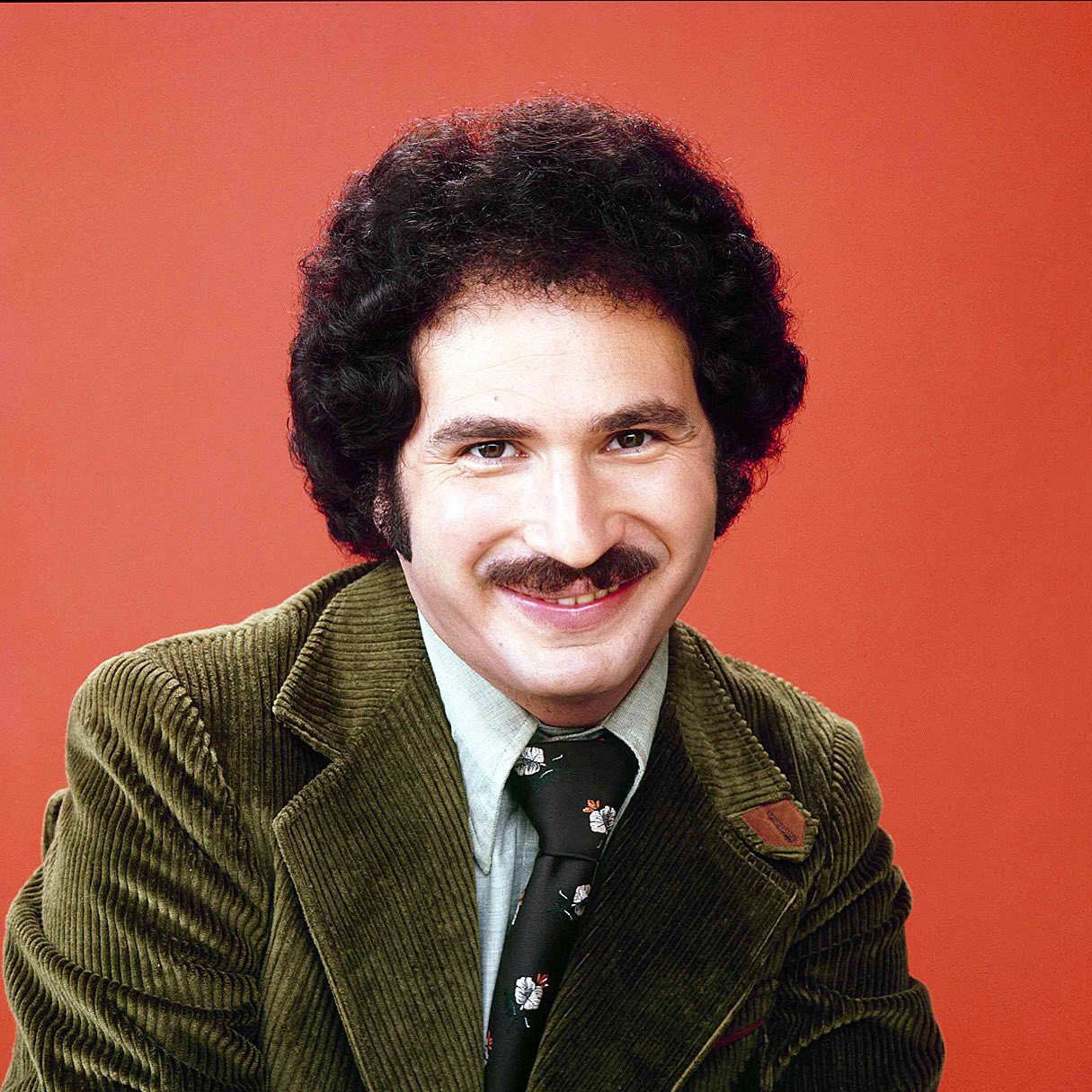 Happy 73rd birthday to Gabe Kaplan! 