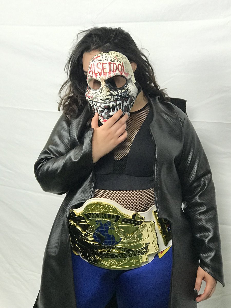 raevenmarie_'s tweet photo. I am Freedom! 🔪💀 https://t.co/dVQrx47iqw