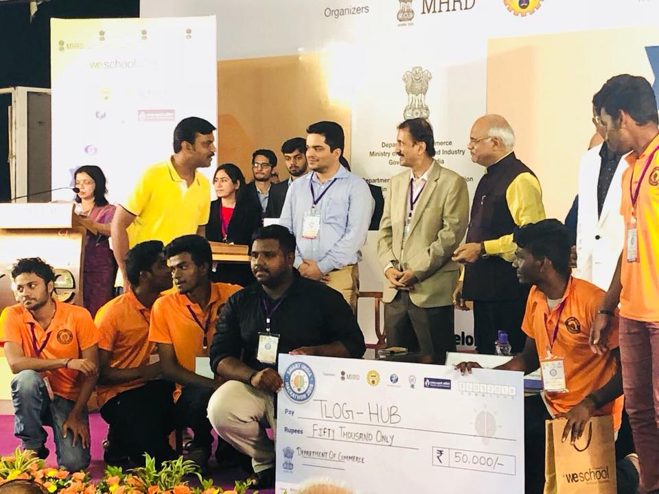 welingkarinst's tweet photo. Presenting the winners of the Department of Commerce, Ministry of Commerce and Industry problem set at the #SmartIndiaHackathon2018 at #WeSchool.
#digitalwe
@HRDMinistry @AICTE_INDIA @SIH2018
#MHRD #AICTE #InnovativeIndia #SIH2018 https://t.co/9BH0V1NgyX