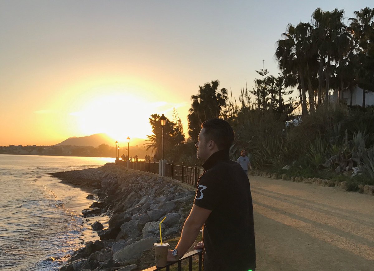 Martin_Mollerup's tweet photo. Puerto Banús Sunset view from Marbella beach line ☀️🇪🇸 🙏🏼✨#gratitude #love #puertobanus #españa #marbella #sunset https://t.co/JWdJJNhDM9