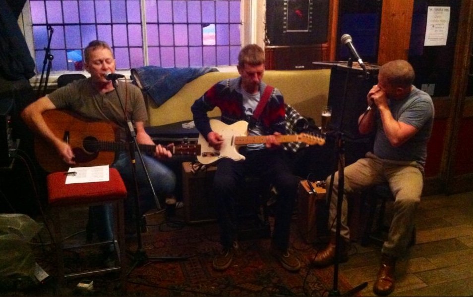 Our free Sunday afternoon #livemusic at 4pm this #EasterWeekend is Pete Jagger accompanied by Al Richardson on #harmonica and Matt Percival on #guitar, for your delight here in #Greenwich #SE10. Plus free #cheeseboard and <a href="/TRUMANSBEER/">TRUMAN'S BEER</a>, hope to see you here