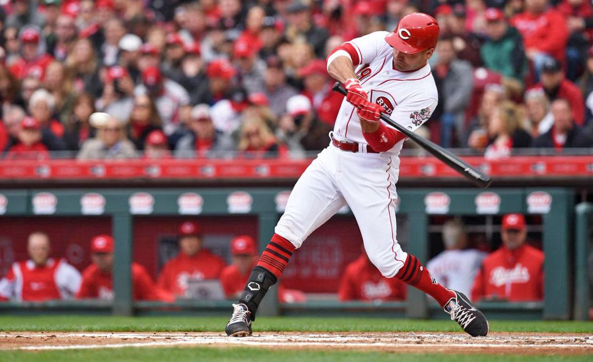 Reds's tweet photo. Joey Votto has reached base safely in each of his last 33 games dating back to August 27, the longest active on-base streak in @MLB. https://t.co/Y70X9EPQnK