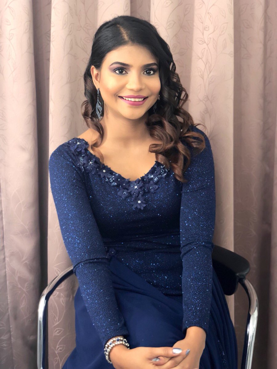 midhu_adam's tweet photo. Makeup and hairstyling for @Shaenaashareef π
#maldivianidol #heatmvs @Maldivian_Idol https://t.co/vgOB5S582r