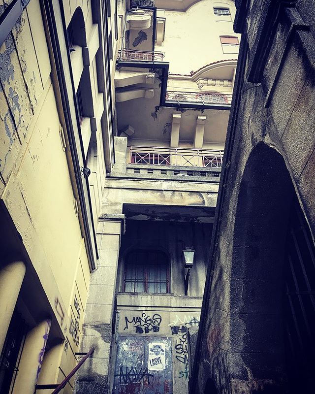 LulaCruel's tweet photo. old town #old #March #iphone #iphone7 #zachytenenaiphone #zivot_iphonem #ajfonemnet #insta_svk #photooftheday #photoperday #year2018 #project365 #365 #daybyme #street #streetphotography #travel #traveling #travelgram #instatravel #dnescestujem #Slovenia … https://t.co/h2sIpbBkfC https://t.co/awkhO5V9tM