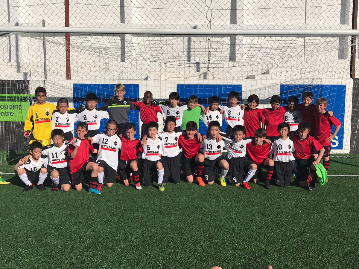 Penyaarrabal's tweet photo. Impresionante torneo el que han realizado nuestros chicos del Alevin B.
Shalke 04, Ínter de Milán....han sido rivales duros.
Sois Grandes!!! https://t.co/YcQfDGkMdd