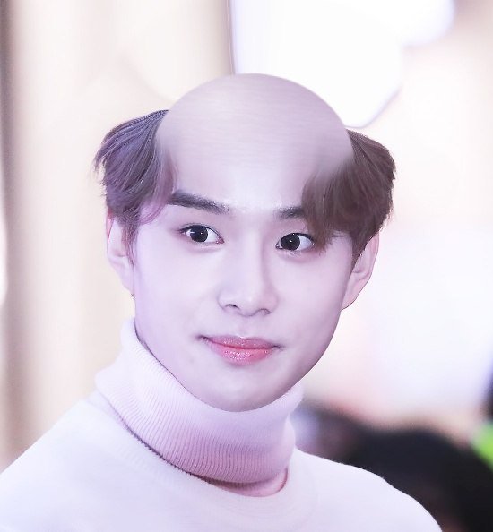 sonarcess's tweet image. #Neo_bald_technology
_________________________
I just want to say that Jungwoo looks soft n sweet EVEN with bald. How they do it ?? What's magic ??