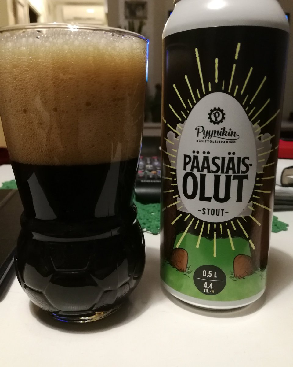 petrira's tweet photo. Hyvää Pääsiäistä kaikille! #pääsiäinen #olut #pääsiäisolut #pyynikinpanimo #jalkapallolasi #stout #happyeaster #beer #easterbeer #footballglass #lähiolut #localbeer https://t.co/vS8JQH6tkq