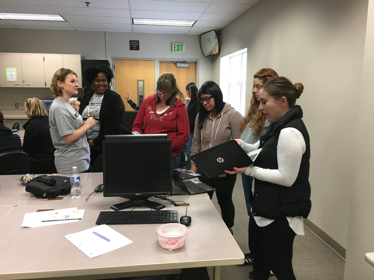 LearnerVCBates's tweet photo. Quizlet... it’s going down at #techconnect3! The higher level content is requiring collaborative discourse. Love it! https://t.co/6upXZU4wd1