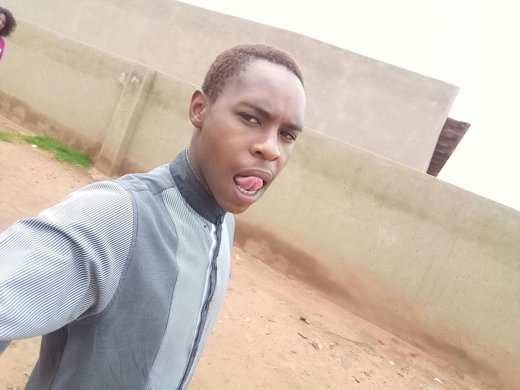 nkukza22's tweet photo. @TBTon1 @skhumba please search my video's atYouTube I am nkululeko langa oh just search nkush mangena u will find me https://t.co/nMkDUA2Bn5