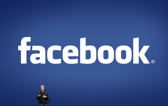 KyloRepublican's tweet photo. @BillKristol Facebook is a GLOBAL COMPANY that people have Personal profiles on. Since WHEN did Mark Zuckerburg EVER say he wanted to be, "Part of American Democracy?"

@facebook is a GLOBAL corporation with 2 BILLION users! Do you want Facebook to only allow Americans to use their site? SMH https://t.co/ZTVPzbyaEy