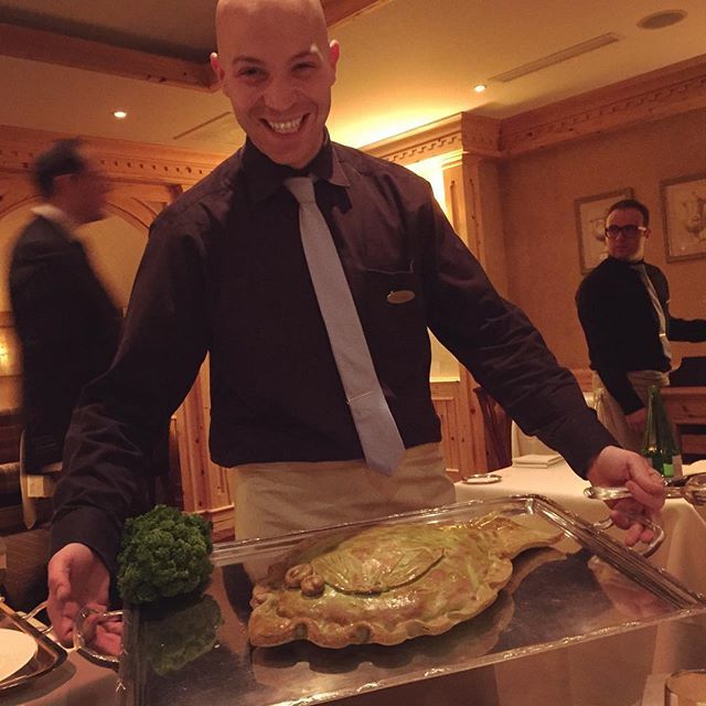 schmidtlander's tweet image. @alexmigliaccio served us the gorgeous #turbot in a #saltcrust ift.tt/2pV3Eht ift.tt/2E75wJ7 March 31, 2018 at 02:36PM