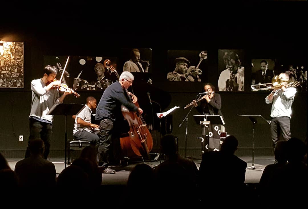 jwNewMusic's tweet photo. ...super fun concert, featuring some new music, last night at Dizzy's with the Mark Dresser 5!!!
>>> #MicoleMITCHELL flutes, #KeirGOGWILT violin, #MichaelDESSEN trombone, #JoshuaWHITE piano, #MarkDRESSER bass || March 30, 2018 (#Dizzys) https://t.co/kXrsdEbWIb