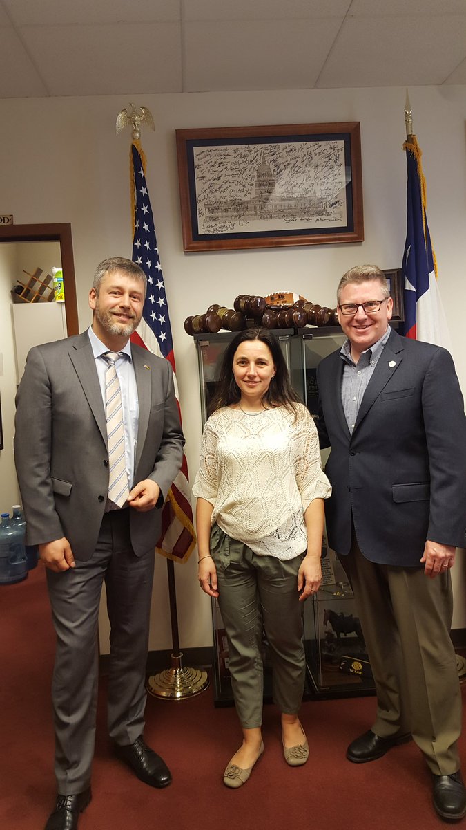 Interesting Meeting with Representative @TonyDaleTX from #Texas. Talked about #CyberSecurity and different ways in #USA & #Germany to make laws. #ivlp @IVLPIIEDC @StateIVLP @GlobalAustin