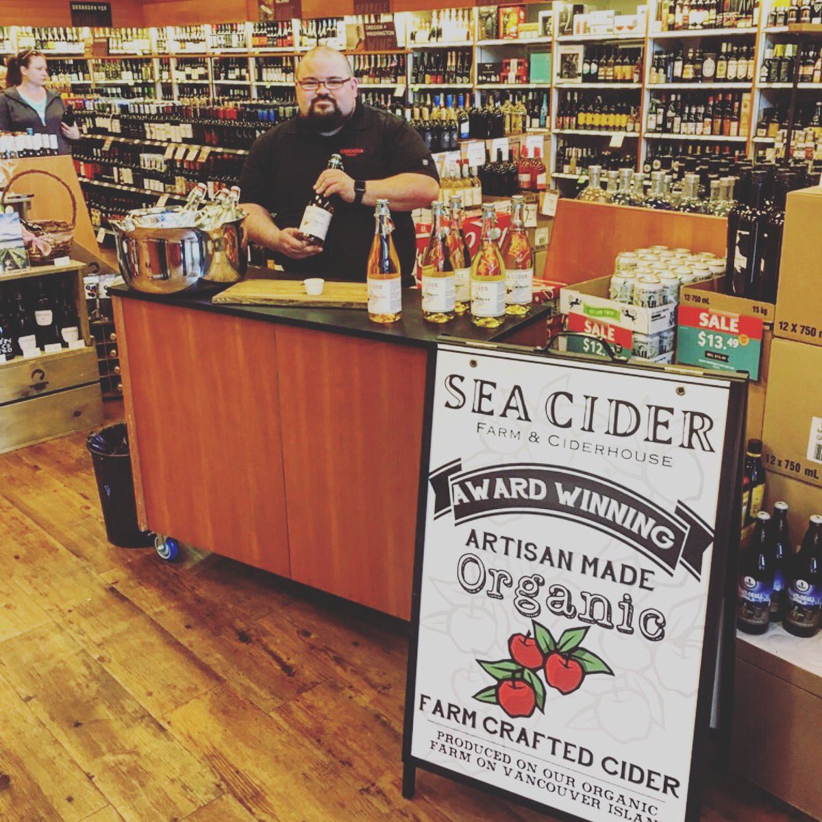 SeaCiderhouse's tweet photo. Thank you to everyone who stopped by and sampled @seaciderhouse 🍎 at @cascadialiquor #Colwood today👍🏻. #GingerPerry was flying out the door🍐
.
.
#craftcider #bccider #cascadian #longweekend https://t.co/n2MbS5xmNG