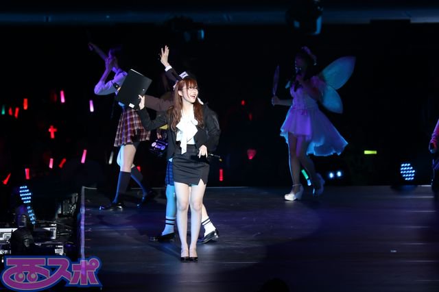 またスカートが短くなった？エロ教師・指原莉乃さん。ついに悲鳴を