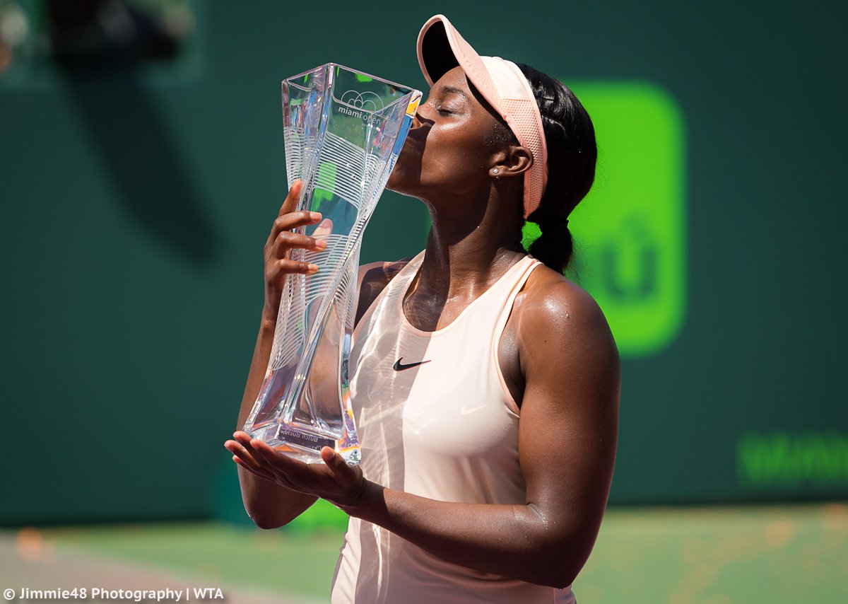 SLOANE STEPHENS - Página 11 DZpB81gX4AEUdCu