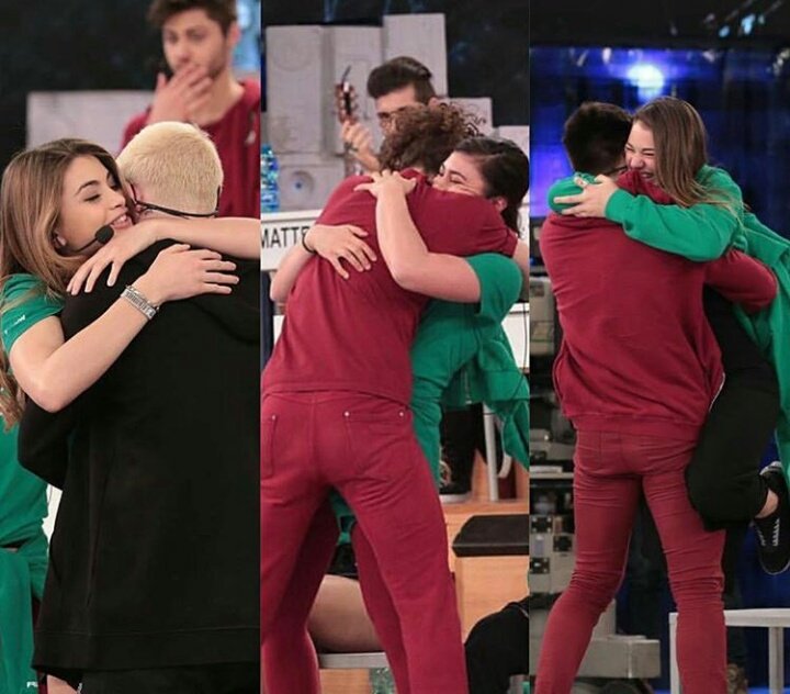 envadivine's tweet photo. Maria De Filippi ha guardato questa foto e ha detto "Sembrano così felici! Vabe ora li separo tutti così in caso li rivediamo a C'è posta per te e DEVONO SOFFRIRE MUAHAHAHA"
I love one (1) queen of Mediaset
#MaryPower #amici17 https://t.co/4K6aMFGz4F