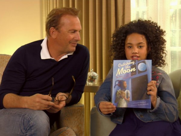 sharemylesson's tweet photo. Video: Catching the Moon read by Kevin Costner & Jillian Estell. https://t.co/D4h0drCzZV @storylineonline @modernwest @JillianEstell #CatchingtheMoon @XstalBooks https://t.co/eNQM6hweWC