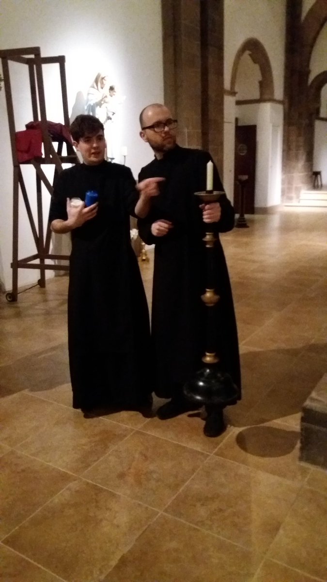 CR_Mirfield's tweet image. Retweeted CoR Mirfield (@CoRMirfield):

Final touches ready for the #Easter Vigil at dawn @CoRMirfield @CR_Mirfield #CoRHolyWeek @c_of_e @CofECalling #prayer #vocation - wonderful flowers by @chelmsdio DID!