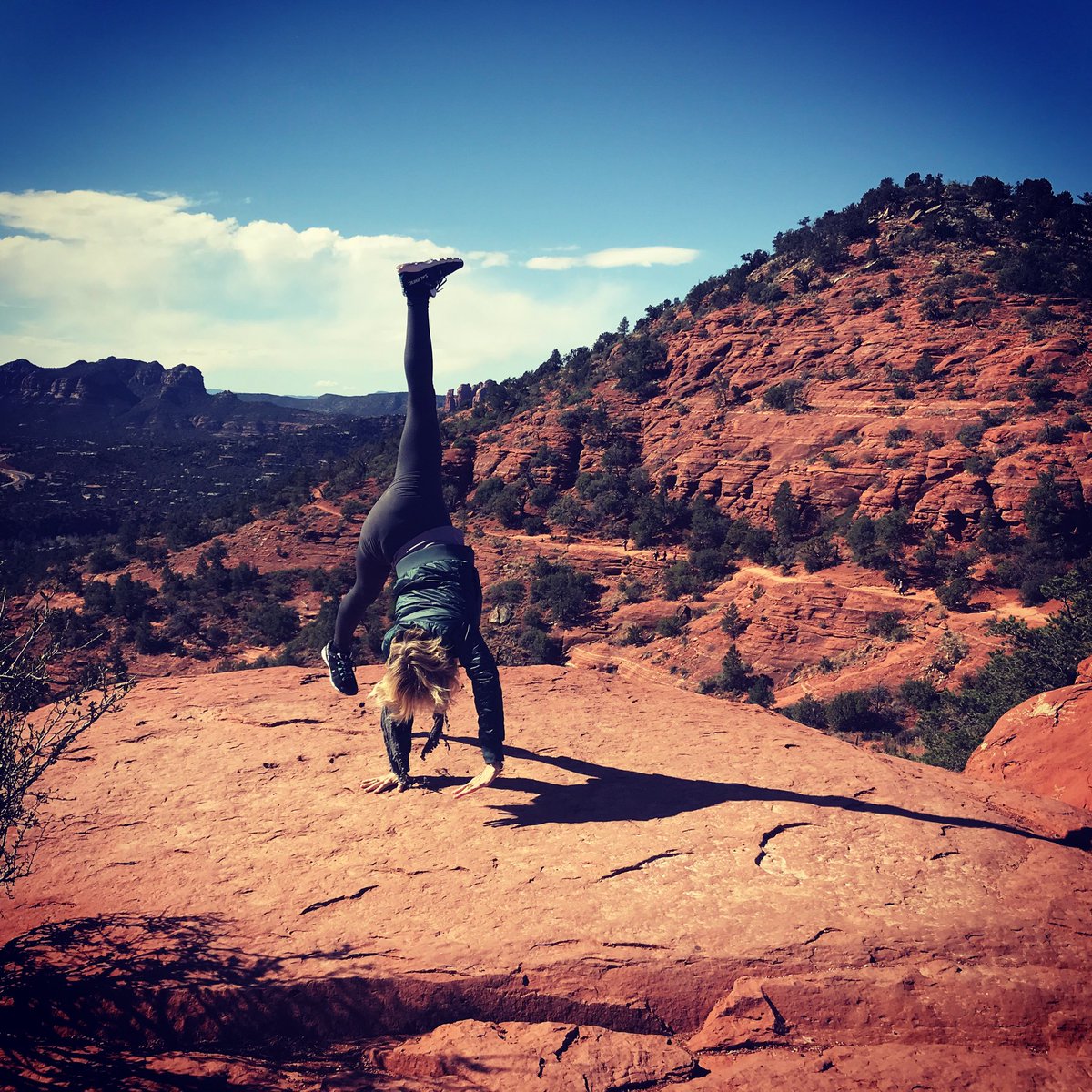 zirit_life's tweet image. Cartwheels from the edge. #vortexvibes #sacredAF #sedona #ziritlife #xoz