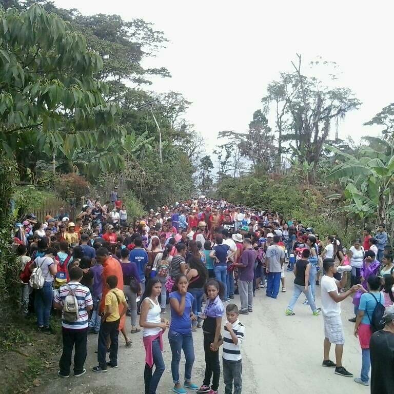 Nuestro pueblo Portugueseño continúa mostrando sus manifestaciones de fe y esperanza, acompañando las tradiciones en esta #SemanaSanta2018. <a href="/nicolasmaduro/">Nicolás Maduro</a> <a href="/partidopsuv/">PSUV</a>