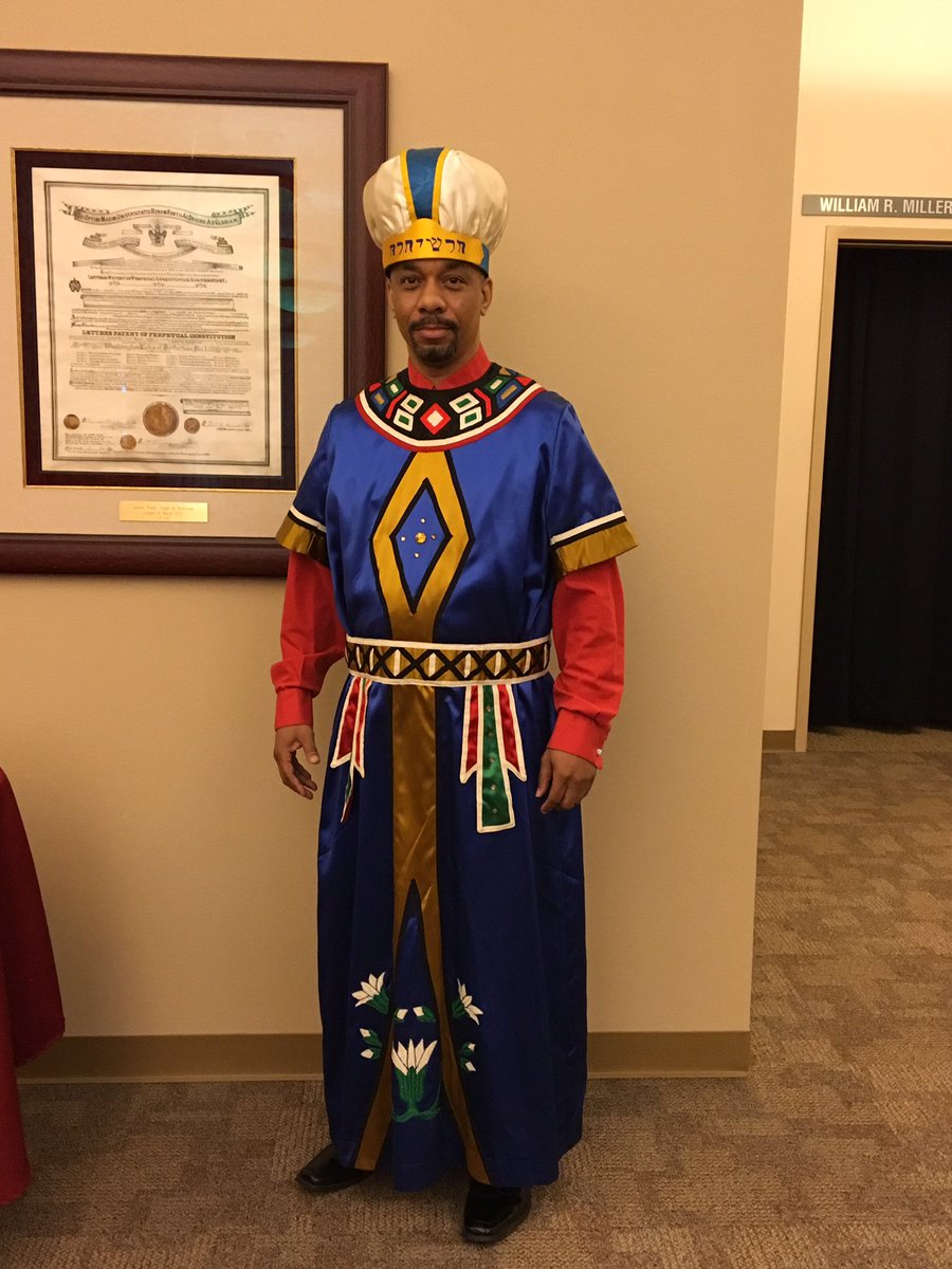 JHairstonBey32's tweet photo. Editor of the @SeaScottishRite publication, The Communicator, Bro:. John L. Hairston, in regalia for Moses for the degree of Perfect Elu.
Seattle Lodge of Perfection No.1
#RespecttheLens https://t.co/WRcmciJjyo