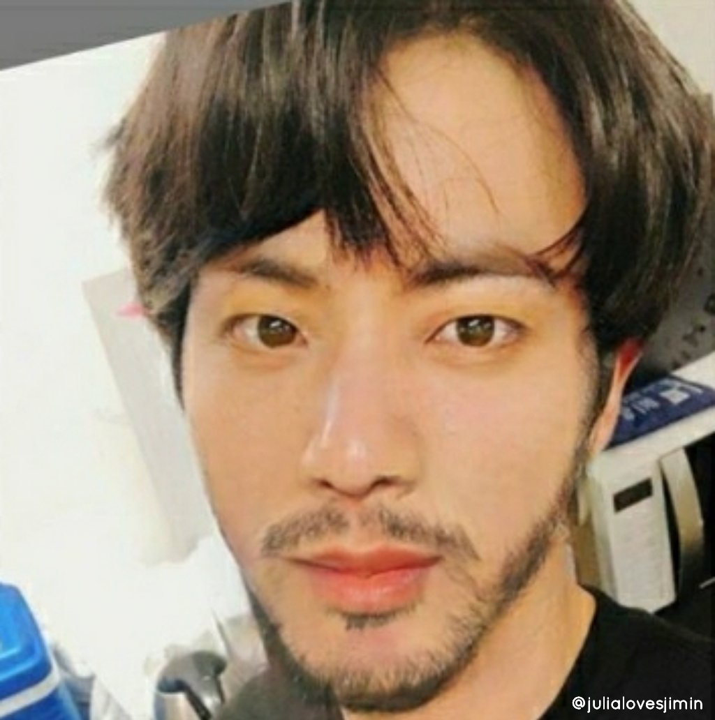 julialovesjimin's tweet photo. #Hello_We_Are_Beardtan
-Jilmar
-26 anos
-autoestima enorme de invejar
-parece uma arara engasgada qnd ri
-td q vc falar ele vai dar um jeito de direcionar a conversa p beleza dele
-voz de anjo
-come muito, qnd chamam pra sair só dá prejuízo
-"Tá, mas você já viu como sou lindo?" https://t.co/a2RoQzAhpD