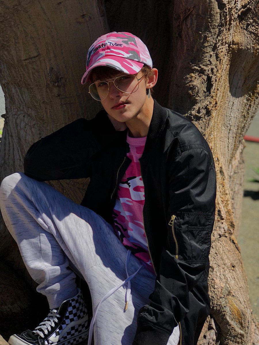 GhostNewz's tweet photo. Tell me who's gon' save me from myself https://t.co/6alCACPP8f