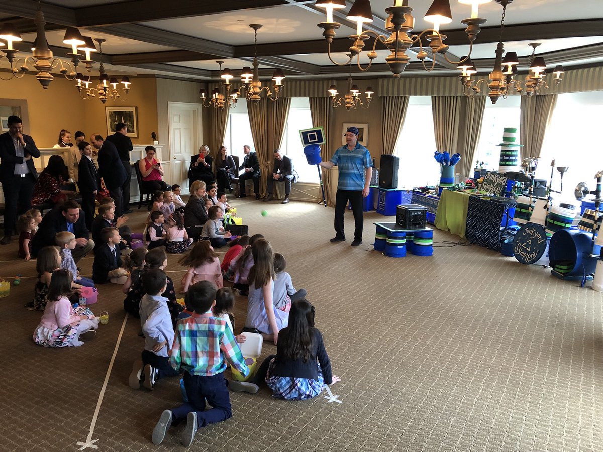halomc2013's tweet image. The Halo team enjoyed some Easter family fun at the Rideau Club today! Happy Easter to all, from our families to yours! 💕🐰💐