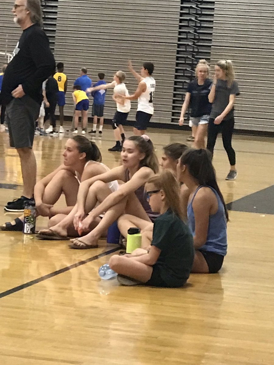 cdobeach's tweet photo. CDO Beach cheering on the Hitman. Headed into a 3td set vs Casteel. GoDorados!🏐🖐🏻💥 https://t.co/EhZOvAlsXZ