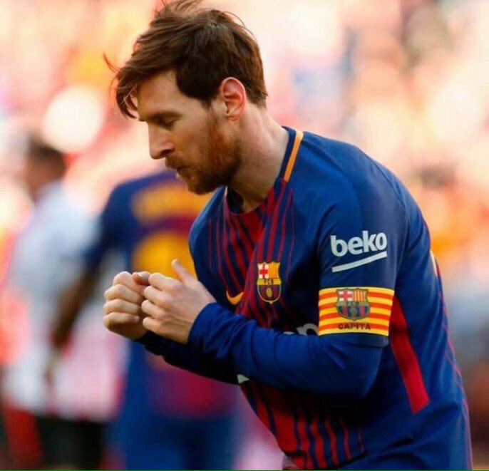 ClintonOfosuhe9's tweet photo. Most Influential Footballer Ever!! We Love You Mhern♥️⚽️#Messi Messi Messi @FCBarcelona_es https://t.co/iBrkZXDMHX
