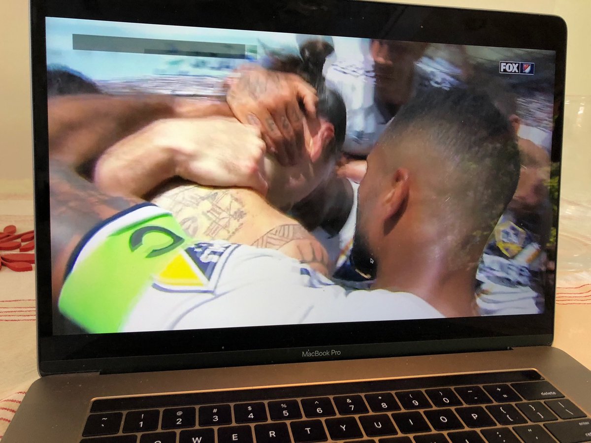 Första målet av Zlatan!!!! Helt otroligt snyggt!!! Zlatan är Kung!