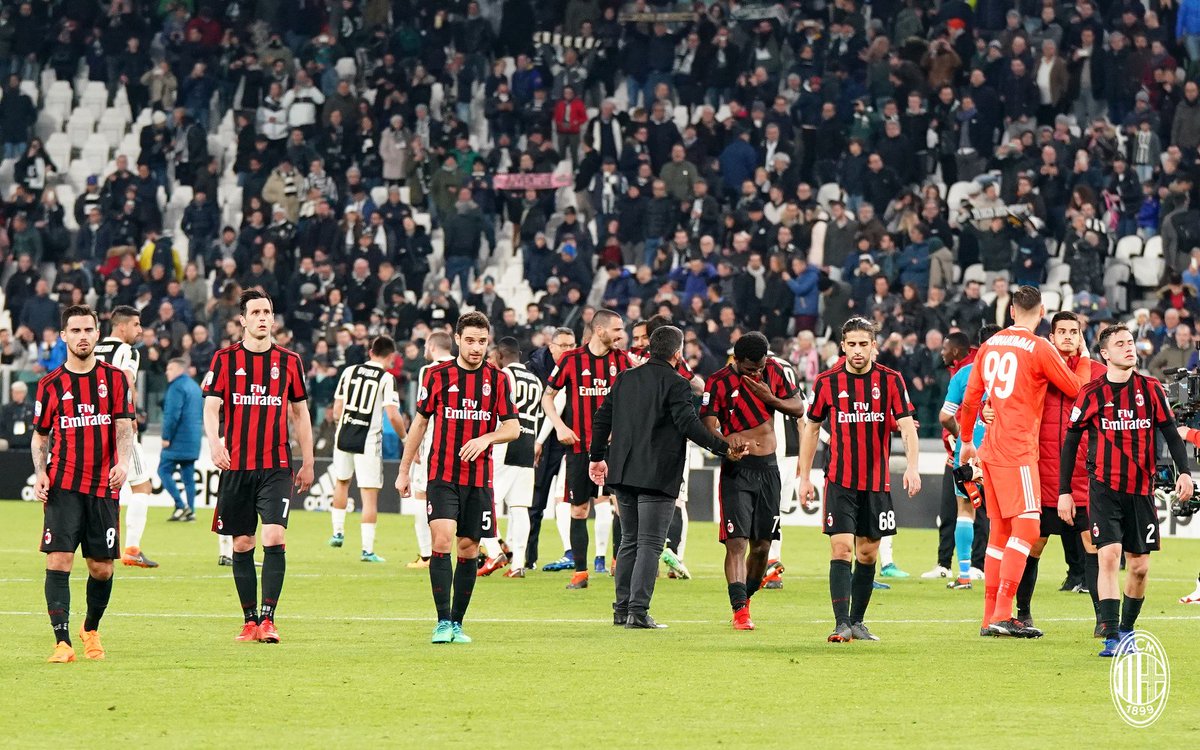 acmilan's tweet photo. It's a bitter result but we're proud of you, boys! You fought well and we deserved more! 🔴⚫️ Now let's give it our all against Inter! 👊🏻 #weareacmilan 
Un risultato amaro ma siamo fieri di voi! Avete combattuto e meritavamo di più! Adesso testa a #MilanInter 💪🏻
#weareateam https://t.co/V8ZnE0netl