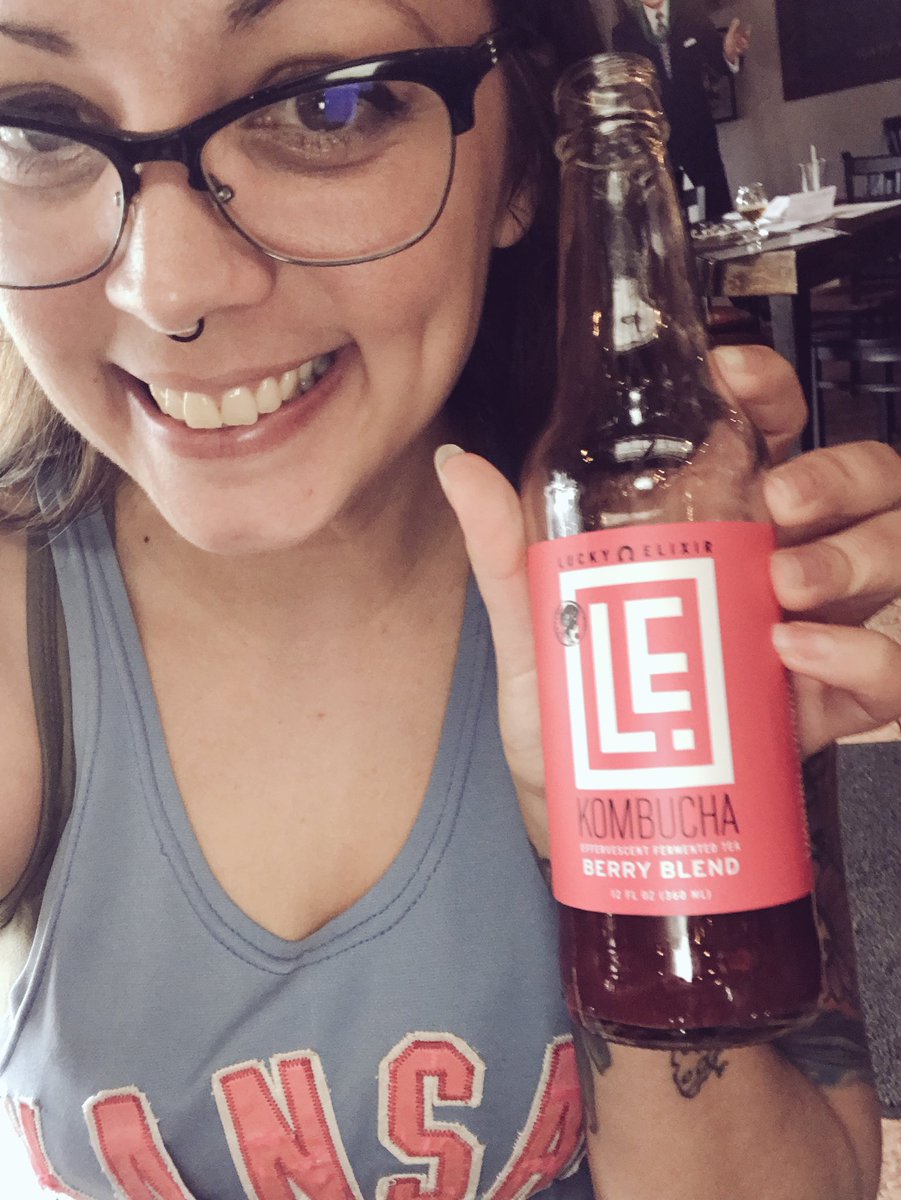 eleventhreeKC's tweet photo. This is SO good!! #luckyelixir #berryblend #yum https://t.co/JZCxQCdYo3