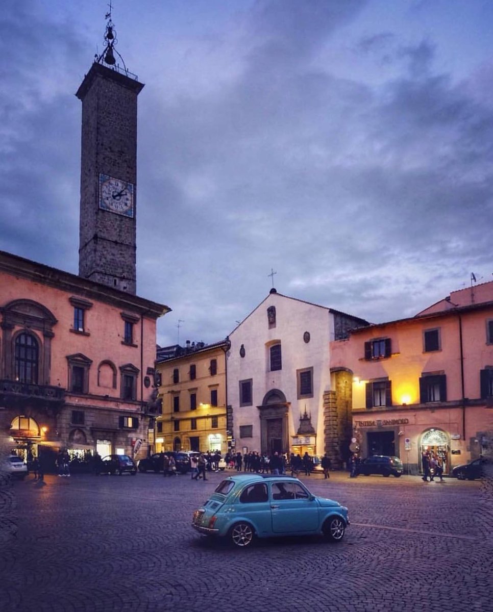 RT igersviterbo: Piazza del Plebiscito è il cuore della città di Viterbo, una grande piazza delimitata dal Palazzo dei Priori, dalla Chiesa di Sant’Angelo in Spatha, dal Palazzo del Podestà e dal Palazzo della Prefettura.

📸 Grazie a paoletto26 per q…