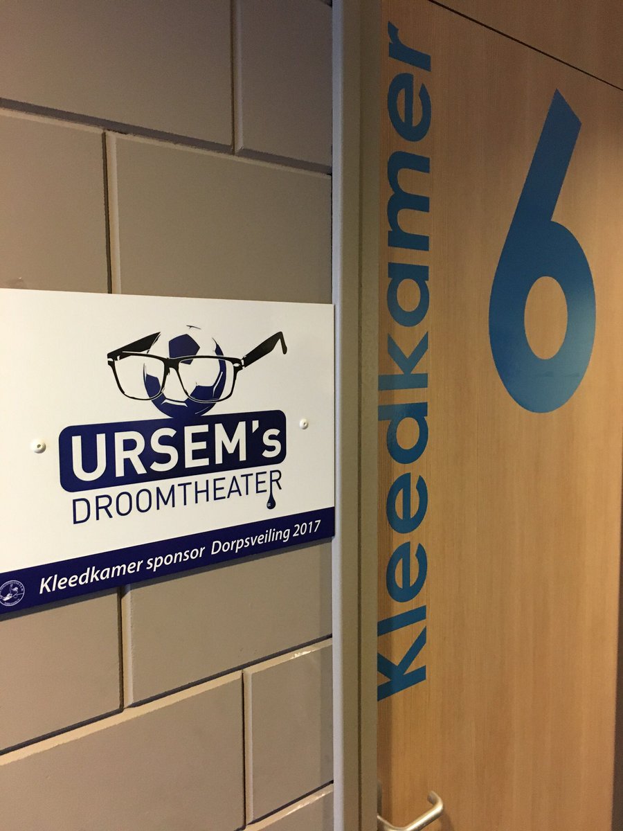 Het shirt dat ik draag is wit, maar het hart nog steeds (ook) wel blauw. Prachtig en eervol dat kleedkamer 6, 2 jaar onze familienaam mag dragen. Een naam al generaties verbonden aan deze prachtige club. SEW, meer dan een club <a href="/VVSEWNibbixwoud/">v.v.S.E.W. Nibbixwoud</a>