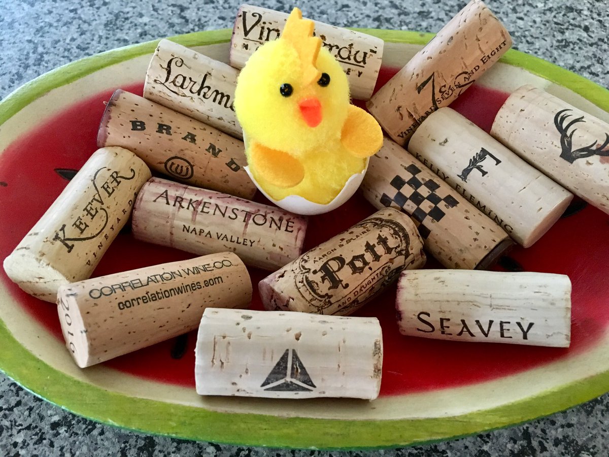 NapaWineSchweiz's tweet photo. Happy Easter! https://t.co/ETk7ll4OHv