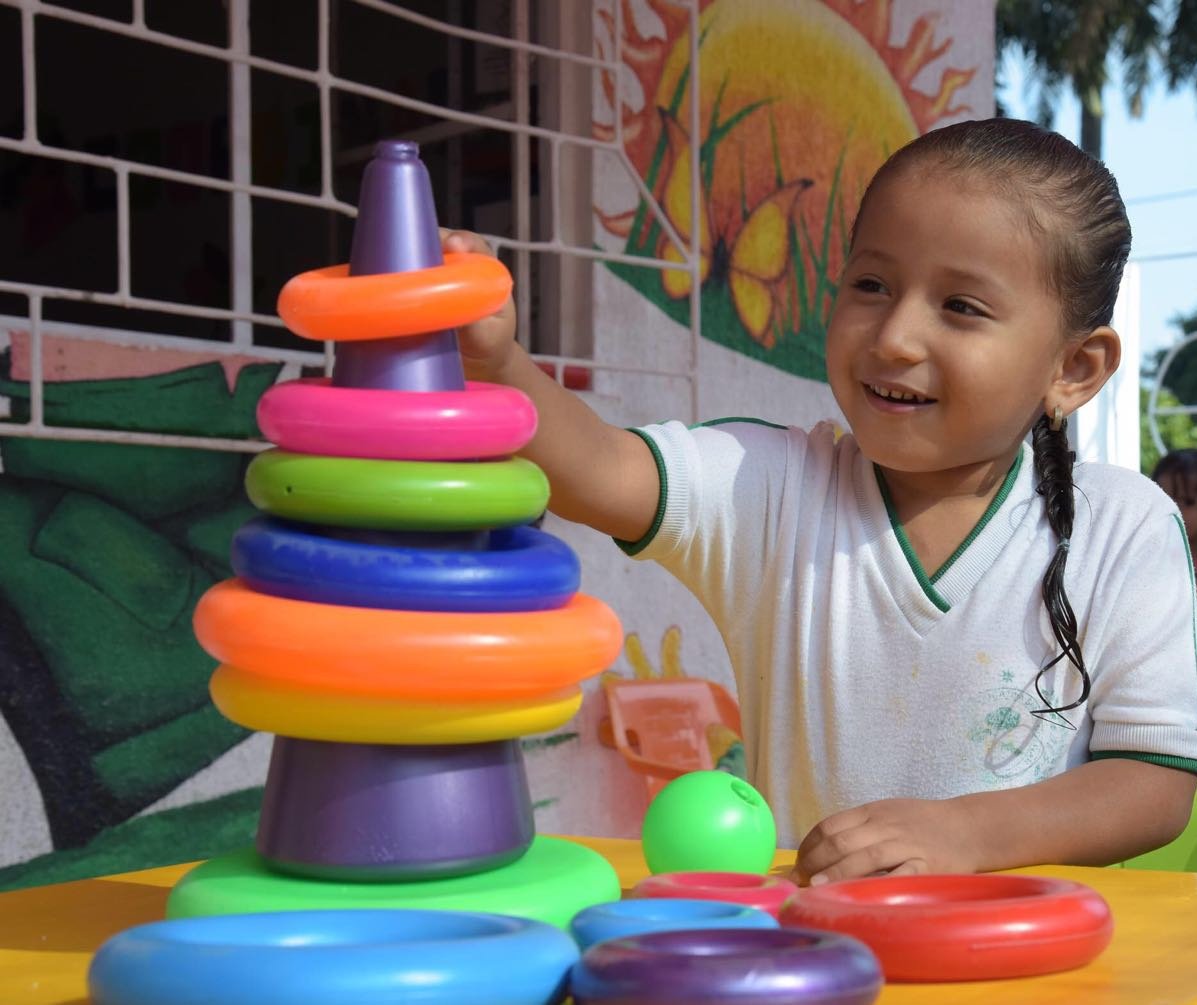 ICBFColombia's tweet image. En atención integral a la primera infancia el ICBF aumentó en Mocoa 600 cupos llegando actualmente a atender 1.900 niños entre los 0 y 5 años. #PrimeroLosNiños #AsíAvanzaMocoa