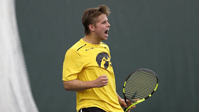 The Iowa Hawkeyes (@theiowahawkeyes) on Twitter photo Hawk Talk Daily: 24 #Hawkeyes to Watch -- Will Davies, men's tennis #FightForIowa | bit.ly/2IlbtEZ Hawk Talk Daily: 24 #Hawkeyes to Watch -- Will Davies, men's tennis #FightForIowa | bit.ly/2IlbtEZ