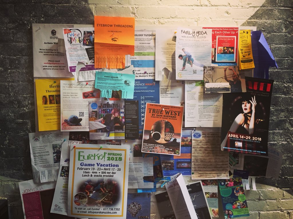 Let us help you get rid of this clutter! 🐝#digitalsignage #DOOH #digitalmarketing #bulletinboard #BeeBoard