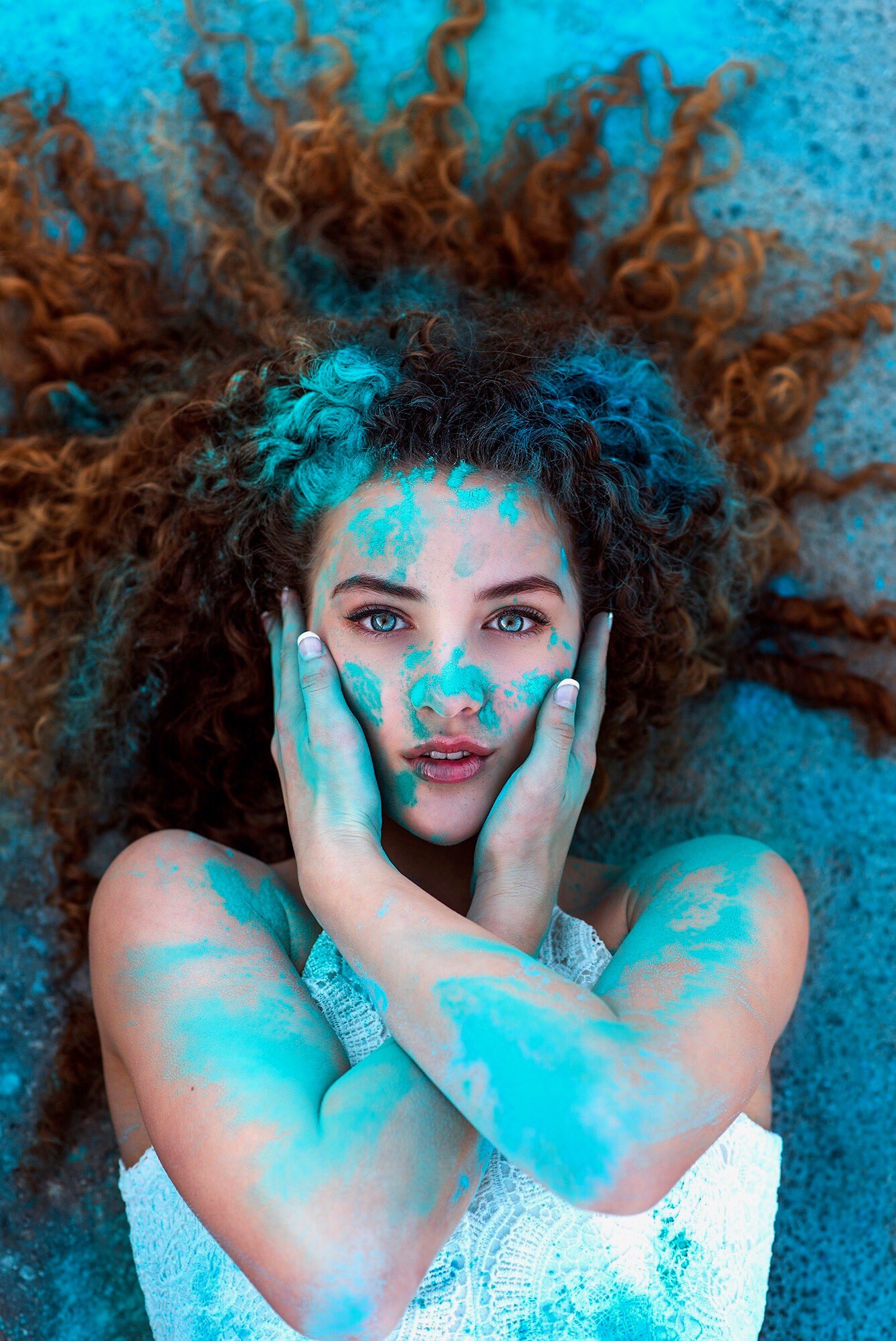 Sofie Dossi On Twitter Borrowed A Little Blue From The Ocean And Sky 💙…
