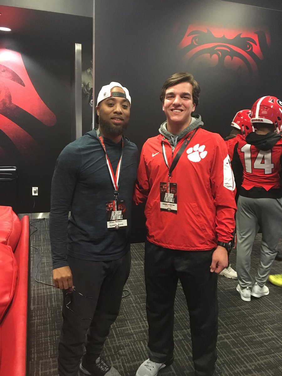 GunnerStockton's tweet photo. A big thanks to @Alex_B2C  for introducing me to @FootballUGA. @RabunFootball @CoachJayboShaw @CoachLeeShaw @BraxtonLeeHick1 @FBU_Team_GFL @jtbronco88 @tballardqbcoach @JakeThompson706 https://t.co/OFZAsTOPJg